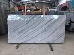 witte en grijze granieten platen