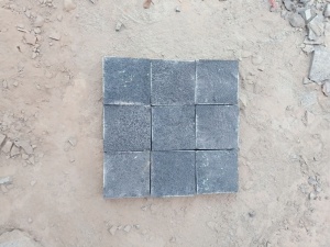 Zhanjiang zwarte basalt natuurlijke split kubus steen