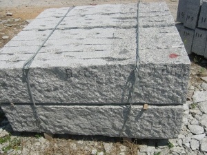 G341 Graniet Ruwe geplukte weg Grijze stoeprandstenen