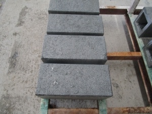 Gevlamd geborsteld G654 China Padang donkergrijs graniet