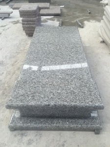 grafsteen monument in westerse stijl met graniet in zwaan